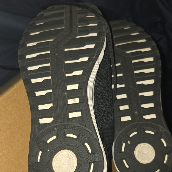 Under Armour Black Knit Athletic Shoes - Picture 5 of 6